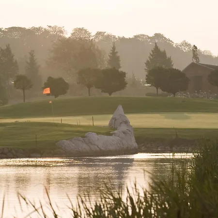 酒店 Golfpark Strelasund 3*