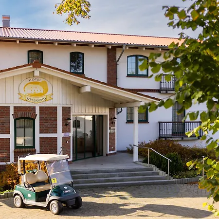 Golfpark Strelasund 酒店 3*