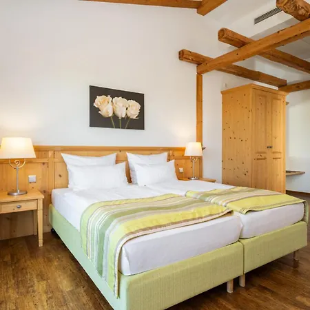 酒店 Golfpark Strelasund Süderholz