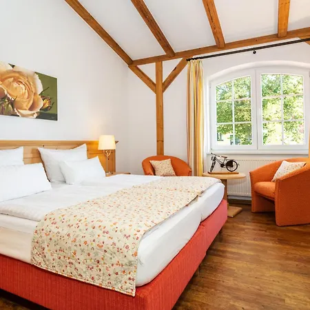 酒店 Golfpark Strelasund Süderholz