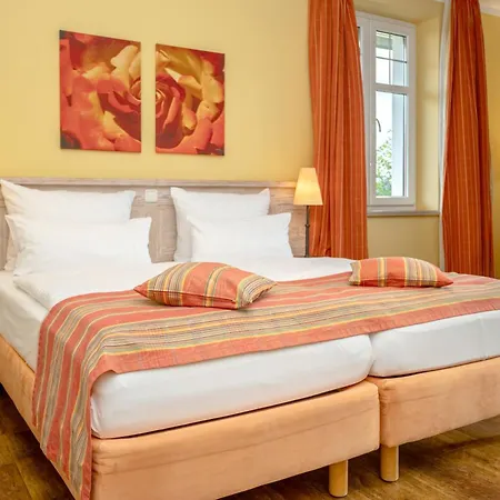 Golfpark Strelasund 酒店