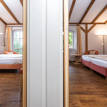 Golfpark Strelasund 酒店 3*